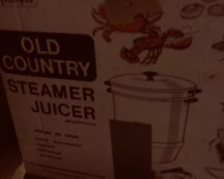 Steamer Juicer in box