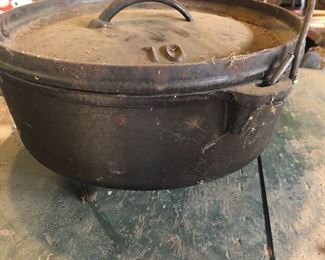 3 legged iron pot