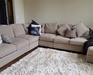 Large sectional sofa! Beautiful condition -- barely used.