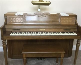 Baldwin upright piano 