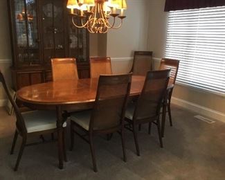Drexel dining table and 8 chairs 