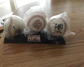 McDonalds Mark McGwire baseballs with stand and 3 balls 