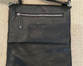 Gucci black leather messenger bag 