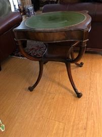 1940' S MAHOGANY LEATHER TOP SQUARE PARLOR TABLE. BEAUTIFUL, 