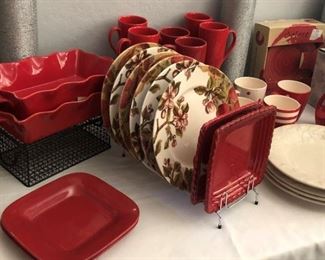 Dinnerware (used for Staging)