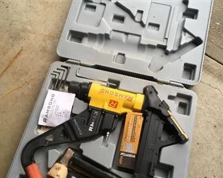 Hardwood flooring nailer