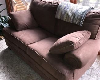 UPHOLSTERED LOVESEAT