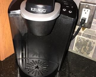 KEURIG COFFEE MAKER