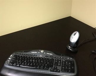 WIRELESS KEYBOARD