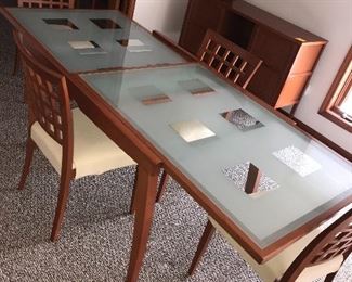BEAUTIFUL MODERN DINING TABLE FROM HOUSE OF DENMARK