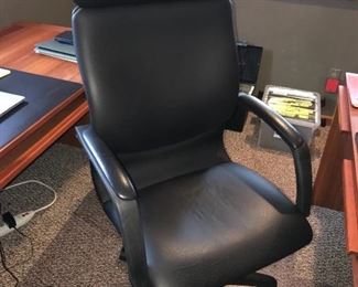 HI BACK OFFICE CHAIR