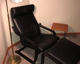 RECLINING CHAIR AND OTTOMAN