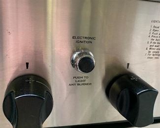 KENMORE GAS GRILL WITH SIDE BURNER