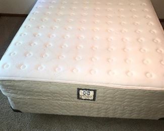 QUEEN SIZE MATTRESS