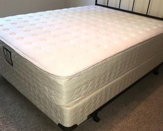 QUEEN SIZE MATTRESS