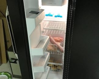 JENN-AIR SIDE-BY SIDE REFRIGERATOR
