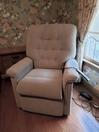 Pride Lift Chair, very good condition