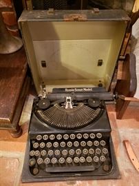 Vintage Remie Scout Model typewriter