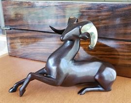 Loet Vanderveen bronze Bighorn Ram sculpture