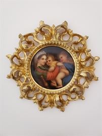 Italian "The Modonna Dela Sedia" painting on Florence round plaque in gilt wood frame