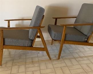 ▪ Mid Century Modern Chair #1 30x25x32in HxWxD
▪ Mid Century Modern Chair #2 30x25x32in HxWxD