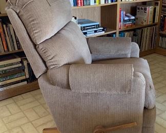 La-Z-Boy Recliner Chair 38x30x31in HxWxD