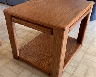 Oak End Table 19x20x24 HxWxD