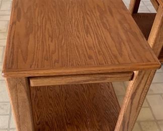 Oak End Table 19x20x24 HxWxD