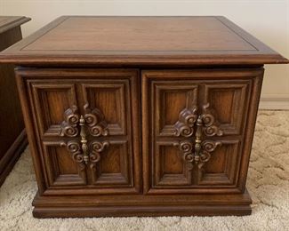 2 Vintage Walnut End Tables/Cabinets PAIR 19x27.5x27.5in HxWxD