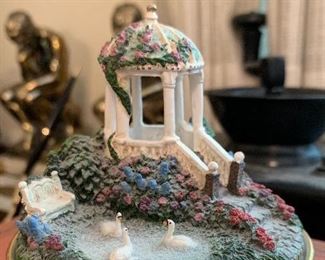 Thomas Kinkade Music Box Garden of Serenity