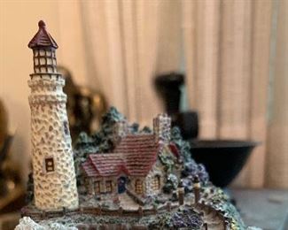 Thomas Kinkade Music Box The Light of Peace