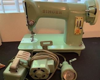 Singer 185j Vintage Sewing Machine