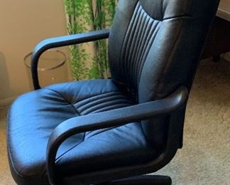 Office Chair 42x26x24in HxWxD
