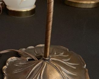 L&L Wmc Lily/Tulip Lamp