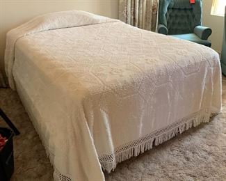 Full Size Bed Mattress/Box Spring Frame 28x54x75in HxWxD