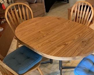Oak Dining Table w/ 4 Chairs 29x36x48 (+12in Leaf) HxWxD