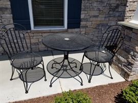 wrought iron outdoor patio table and chairs https://ctbids.com/#!/description/share/146713