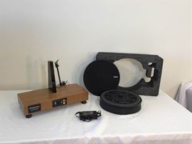Gramovox Floating Record vertical turntable https://ctbids.com/#!/description/share/146719