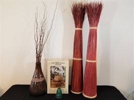 household decorative items https://ctbids.com/#!/description/share/146728