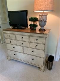 Decorative accessories 