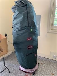 Front gate flip Christmas tree