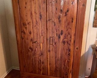 Kincaid Robes cedar wardrobe with blanket chest