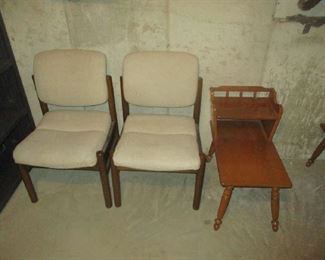 Chairs and end table