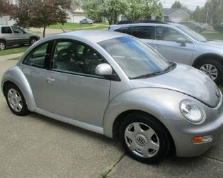 1998 Volkswagen Beetle 5 speed manual transmission, 46600 miles, one owner, very good condition