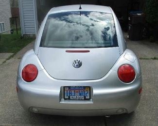 1998 Volkswagen Beetle 5 speed manual transmission, 46600 miles, one owner, very good condition