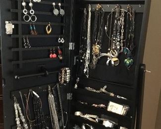Lots of costume and good quality jewelry, more photos to come.