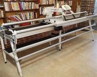PFAFF Grand Quilter 18.8 Set Up - There are no signs the machine was ever used.
Length 120 inches
Depth. 35 inches
Height top bar 42 inches
Height top of Grand Quilter Screen 54 inches