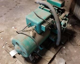vintage compressor, still on the shipping pallet ( Never used)