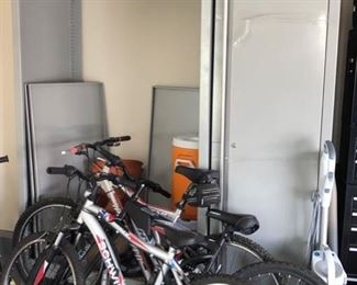 Metal storage cabinet