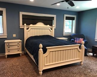 Queen bedroom set
